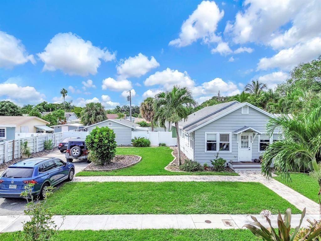 524 Palmetto St - Photo 3 of 4