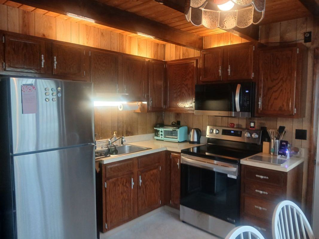 Woodcrest Ln - Photo 2 of 9