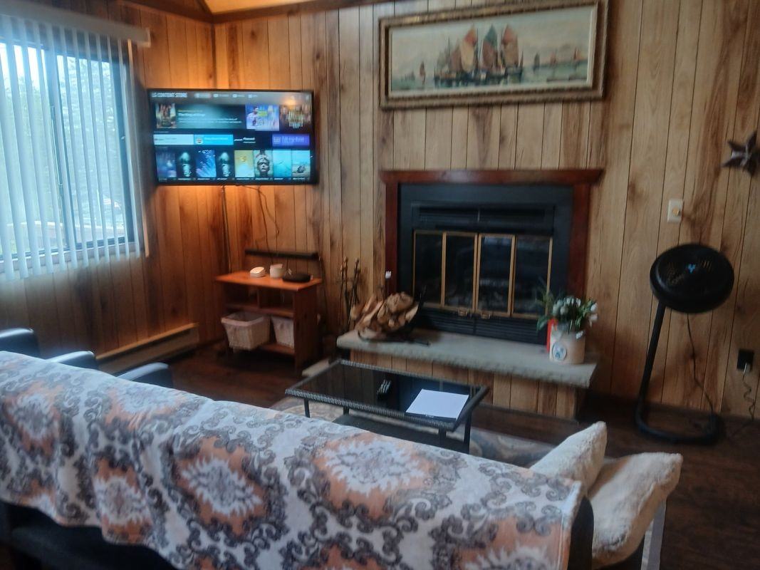 Woodcrest Ln - Photo 3 of 9