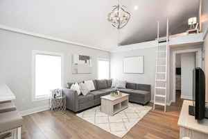 featured image of 14 Brinley St