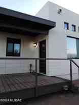 3250 N Stone Ave #C - Photo 1 of 1