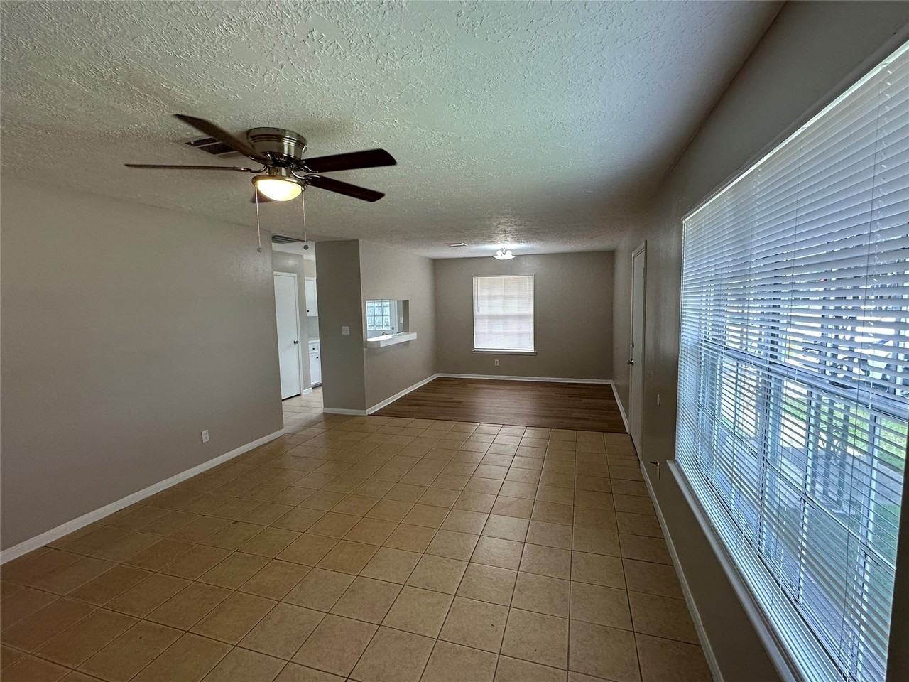 121 S Brownell St - Photo 3 of 12