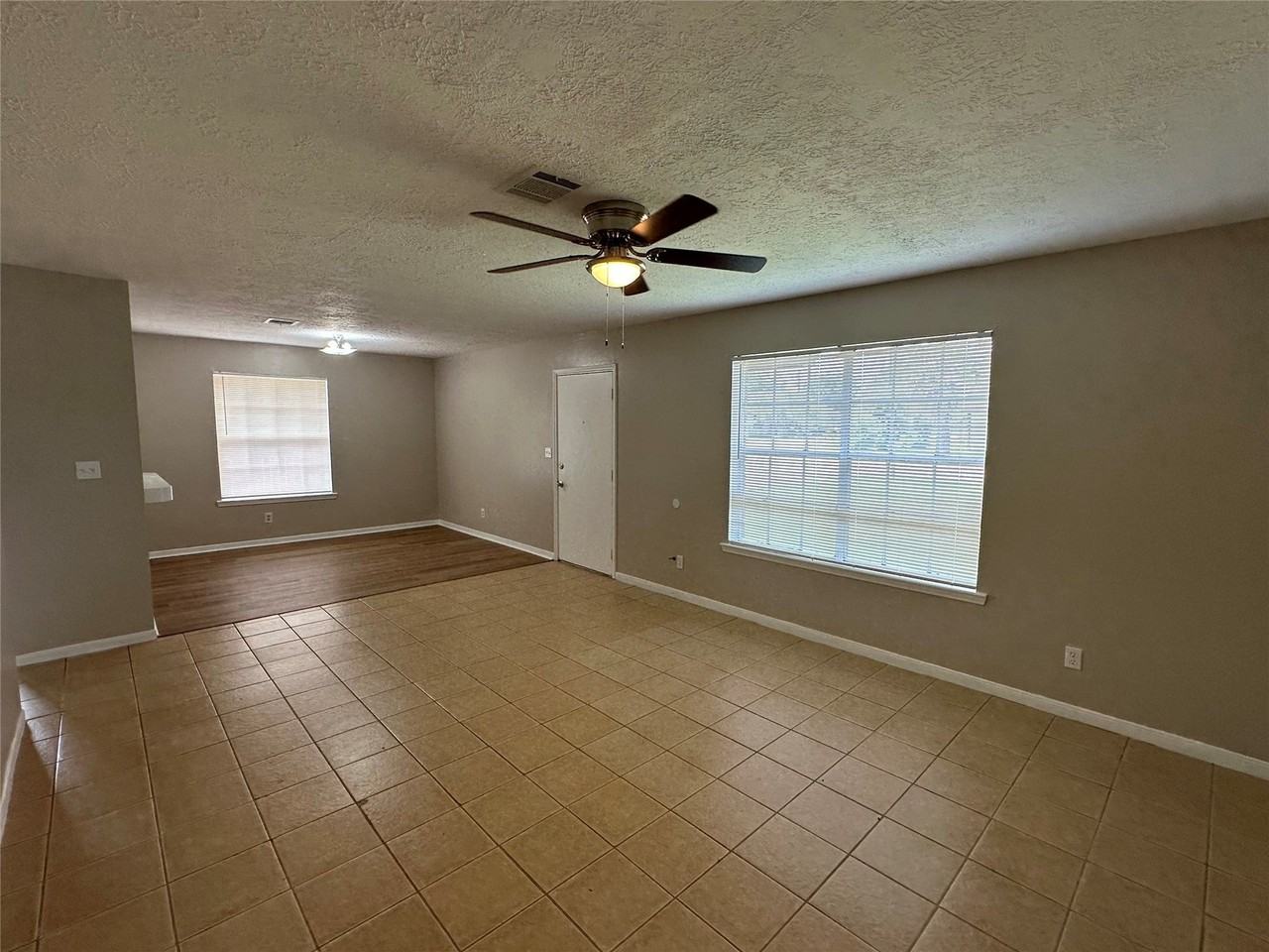 121 S Brownell St - Photo 4 of 12