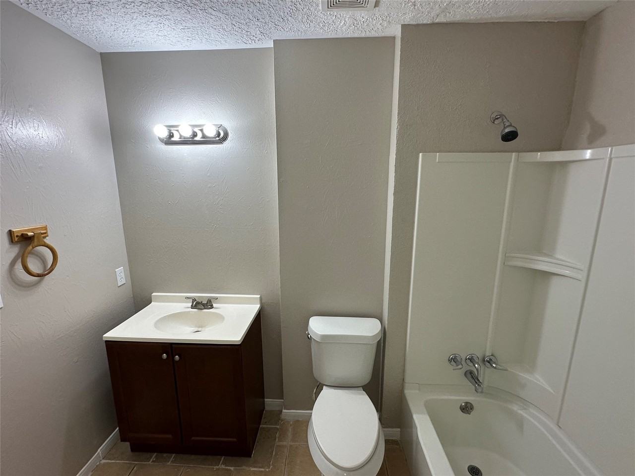 121 S Brownell St - Photo 7 of 12