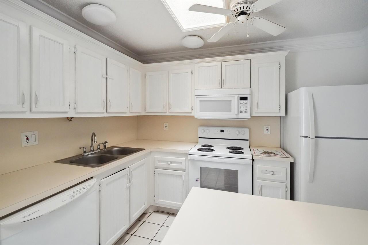 3703 Waterview Cir - Photo 4 of 16