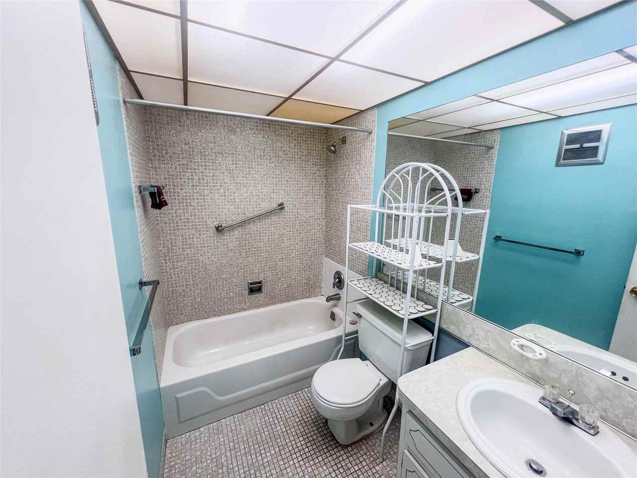 3081 Nw 47th Ter - Photo 7 of 12