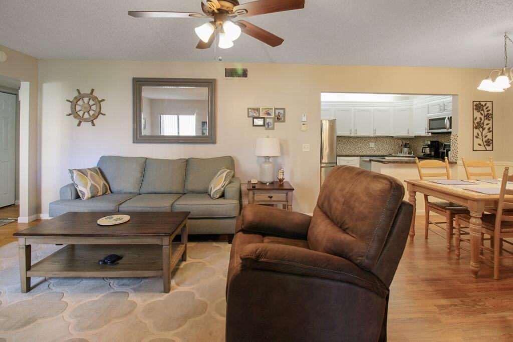 407 Pine Glen Ln - Photo 4 of 28