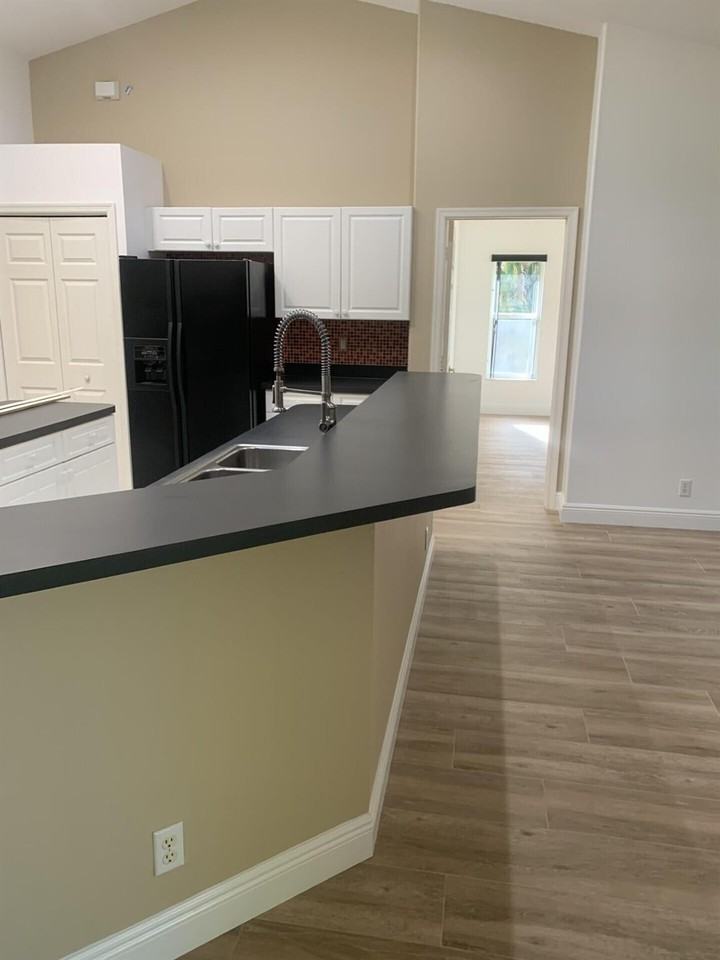 12523 169th Ct N - Photo 5 of 14