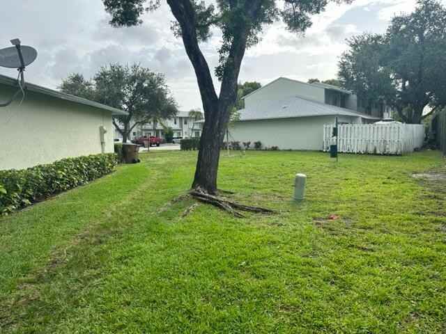 860 Crystal Lake Dr - Photo 5 of 28