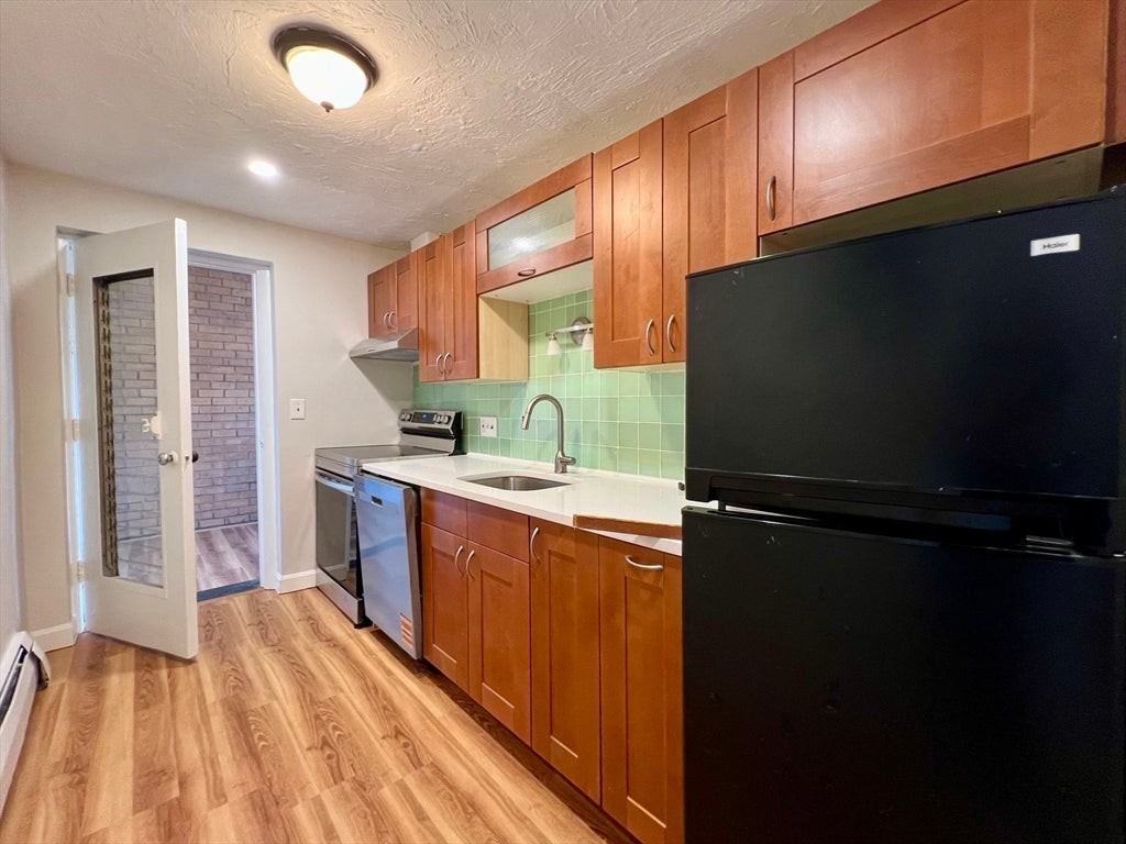 15 Commonwealth Ct - Photo 6 of 13