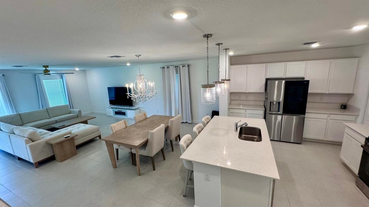 6371 Nw Windwood Way - Photo 5 of 18