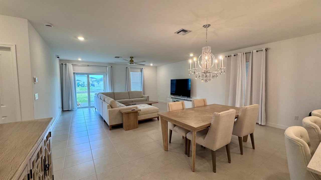 6371 Nw Windwood Way - Photo 7 of 18