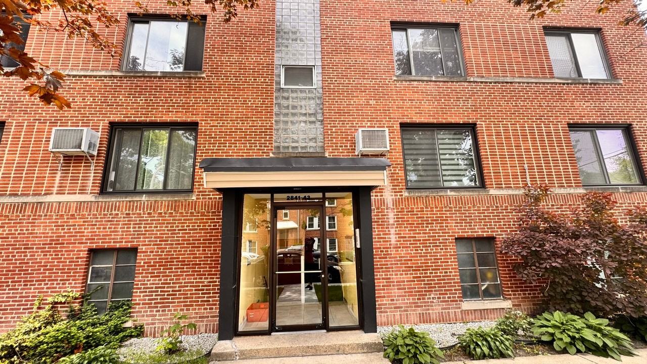 2843 W Arthur Ave - Photo 2 of 28