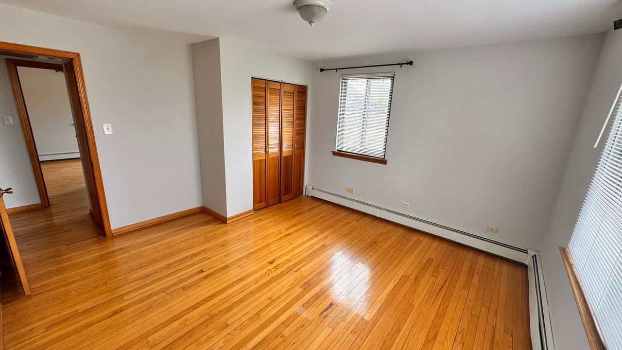 2843 W Arthur Ave - Photo 5 of 28