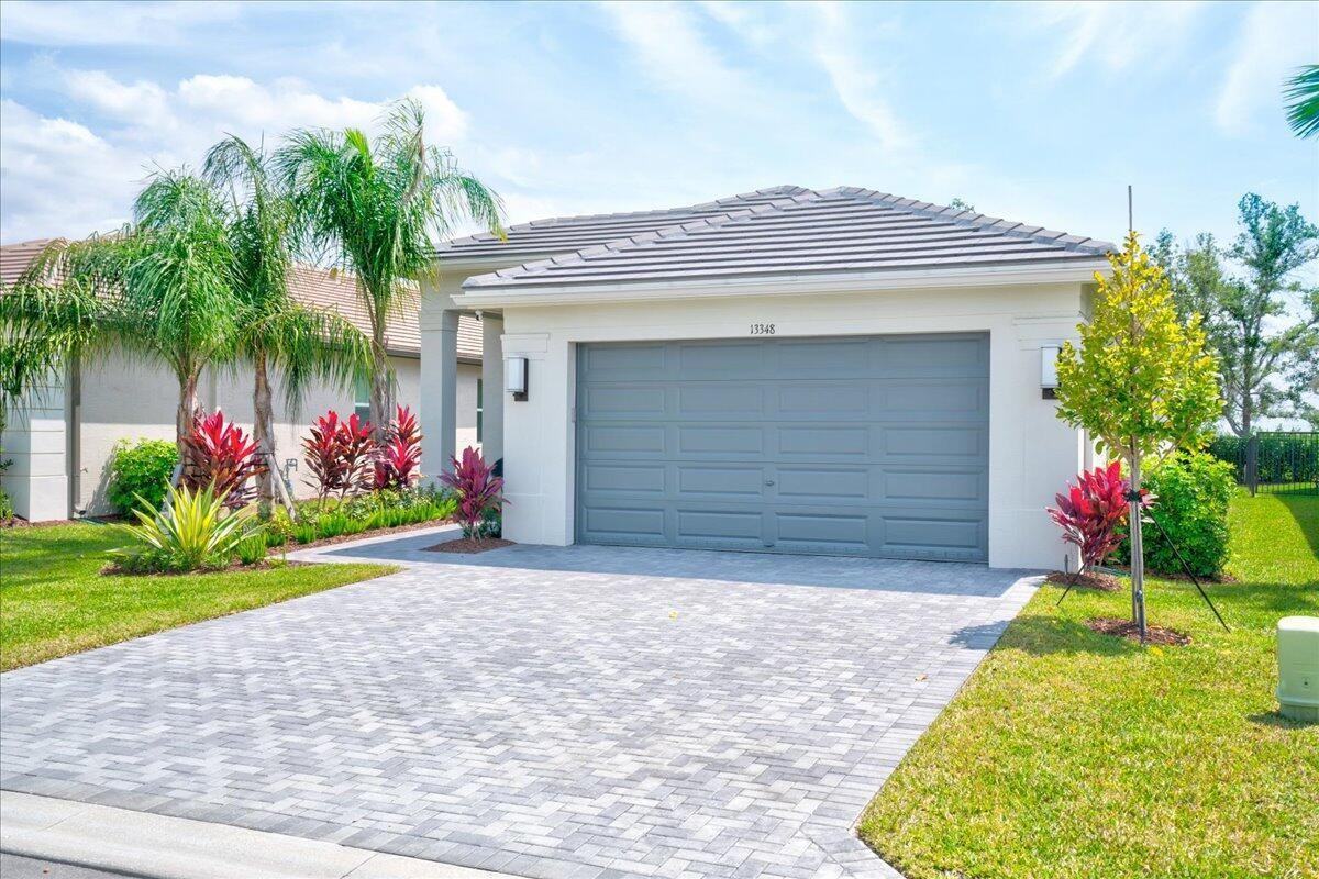 13348 Southwest River Rock Road - Photo 3 of 50