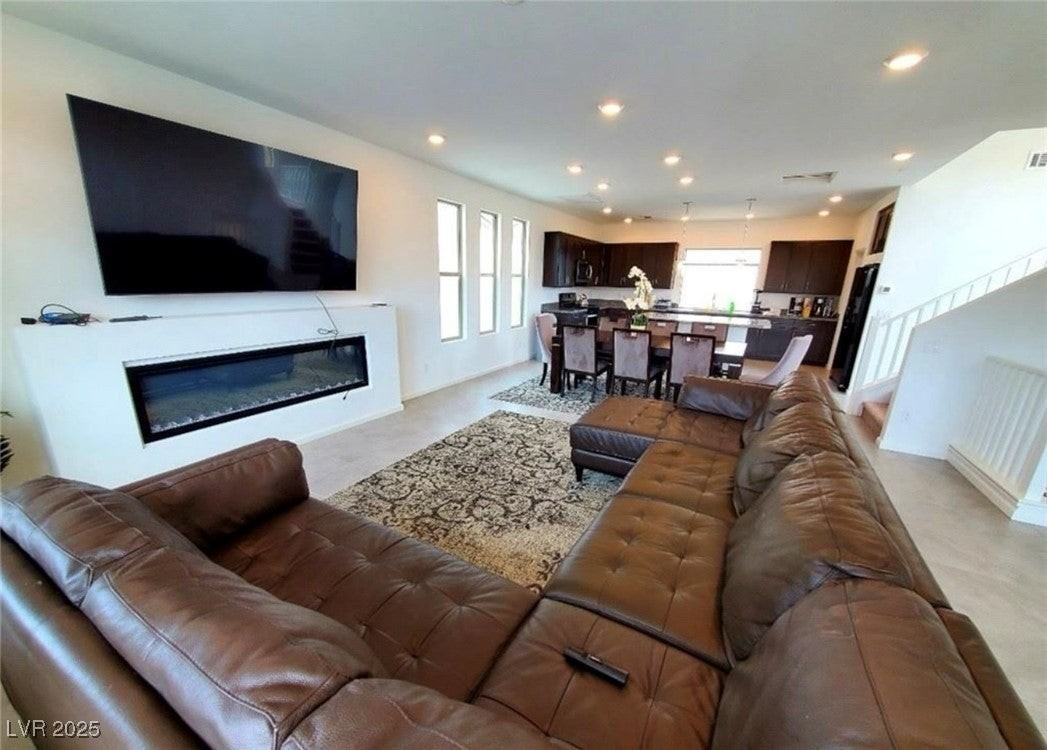 7984 Mountain Lilac St - Photo 3 of 15