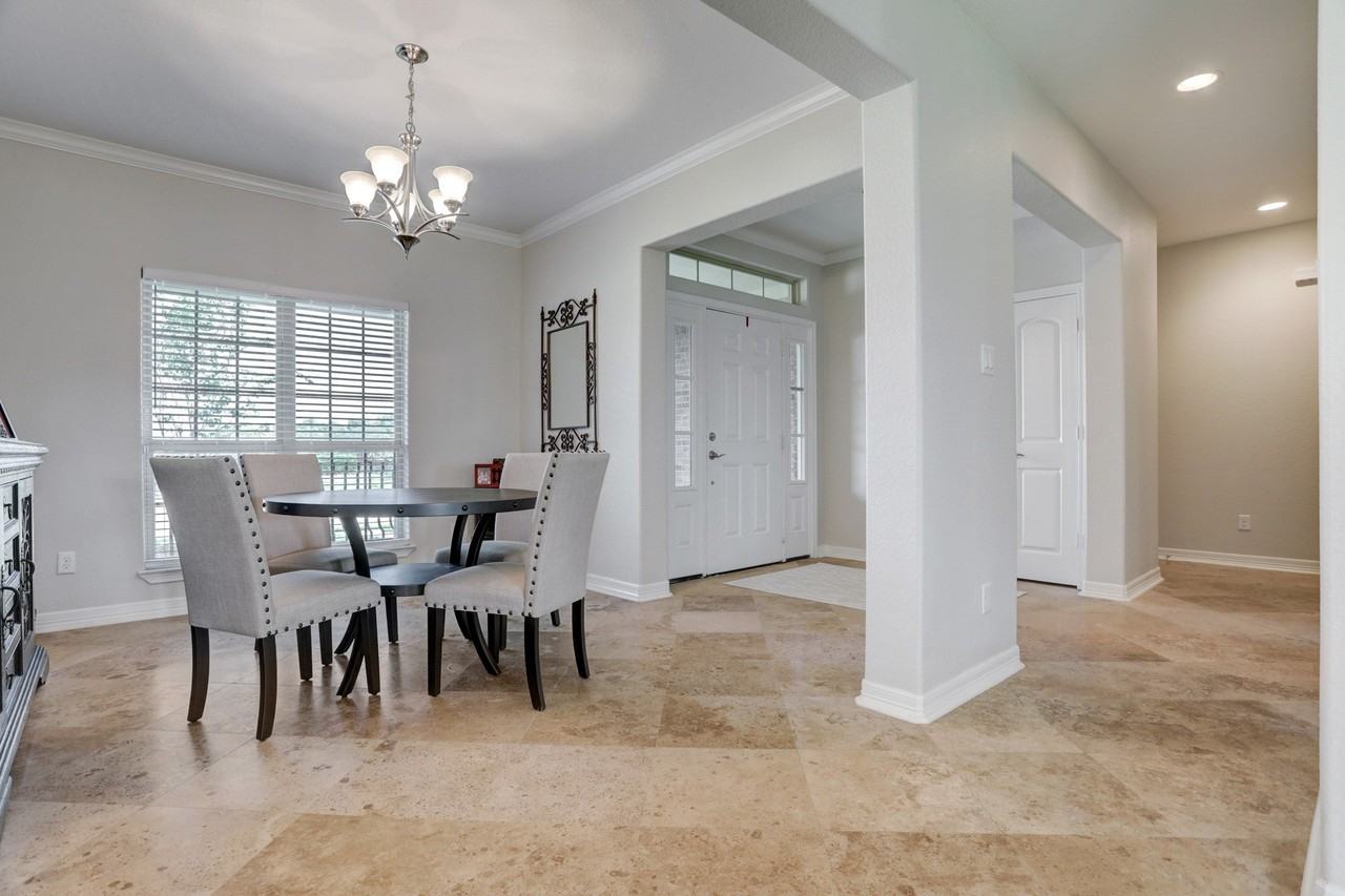 305 Twin Timbers Ln - Photo 3 of 10