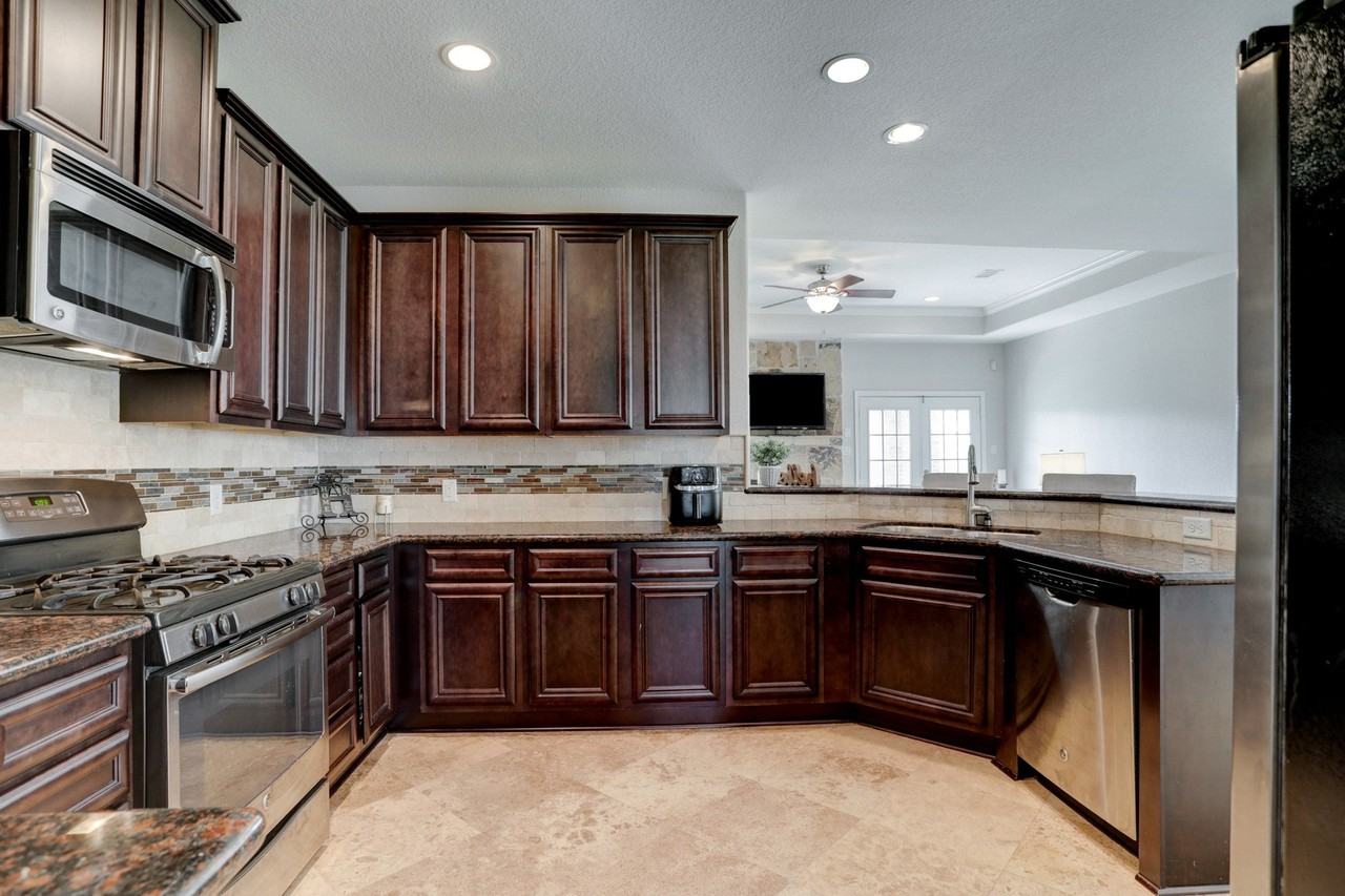 305 Twin Timbers Ln - Photo 4 of 10