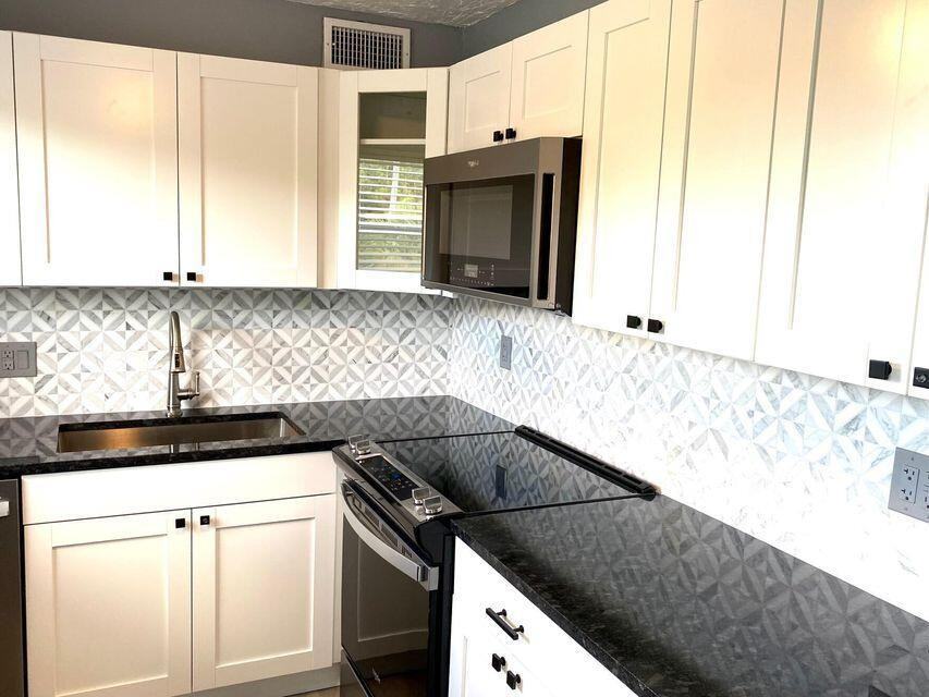 260 Dorchester K - Photo 3 of 30