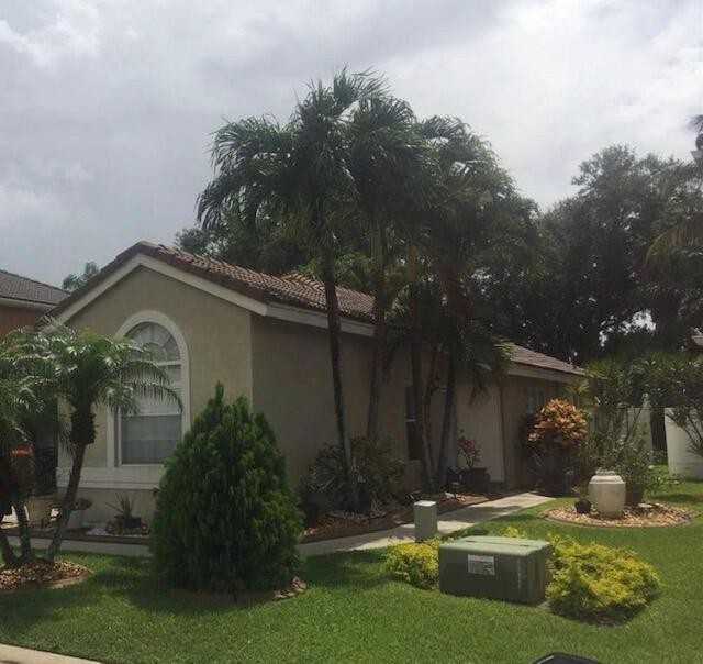 10332 Brookville Ln - Photo 4 of 28