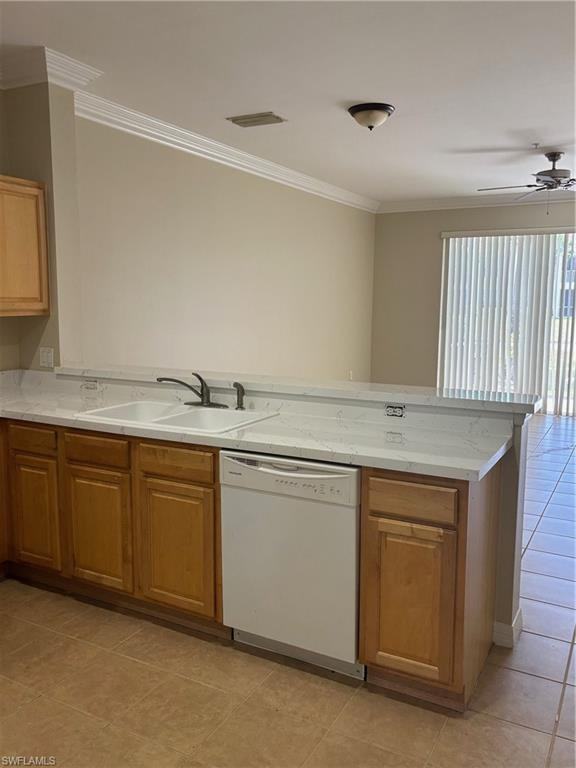 1004 Hampton Cir - Photo 2 of 14