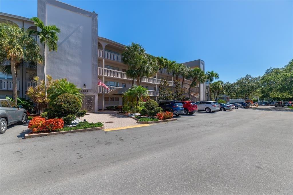 3304 Aruba Way - Photo 3 of 50