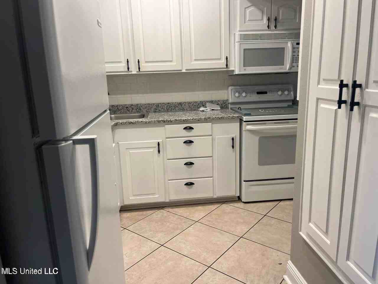 3310 Washington Ave - Photo 5 of 11