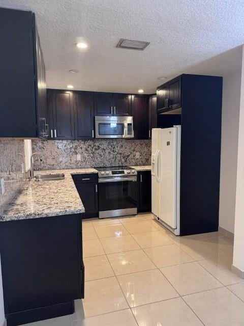 2836 Carambola Cir S - Photo 4 of 23