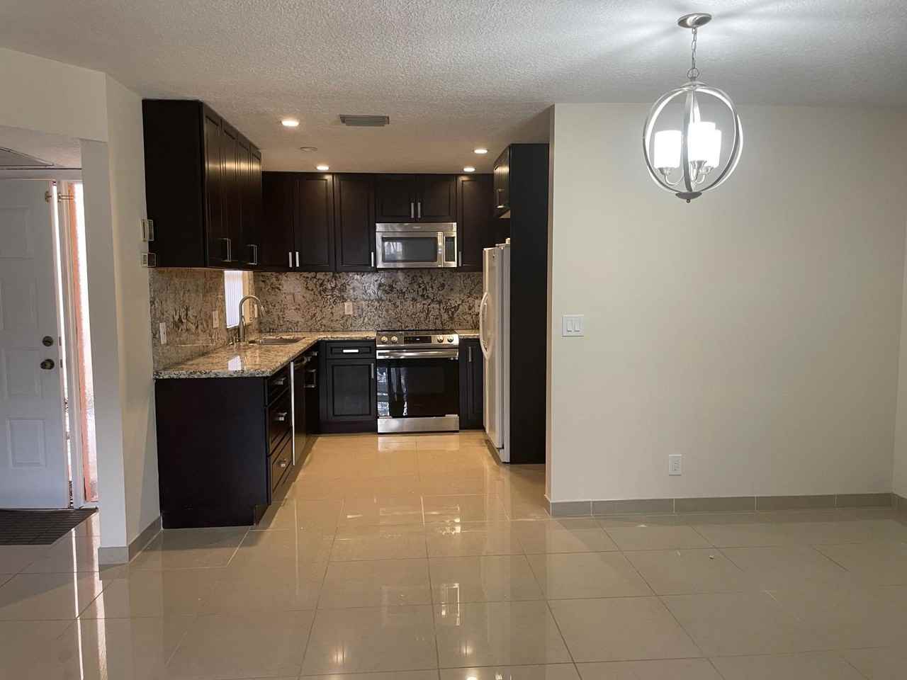 2836 Carambola Cir S - Photo 7 of 23