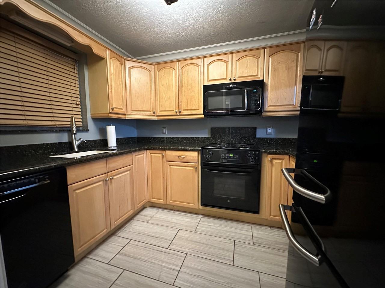 9430 Live Oak Pl - Photo 5 of 13