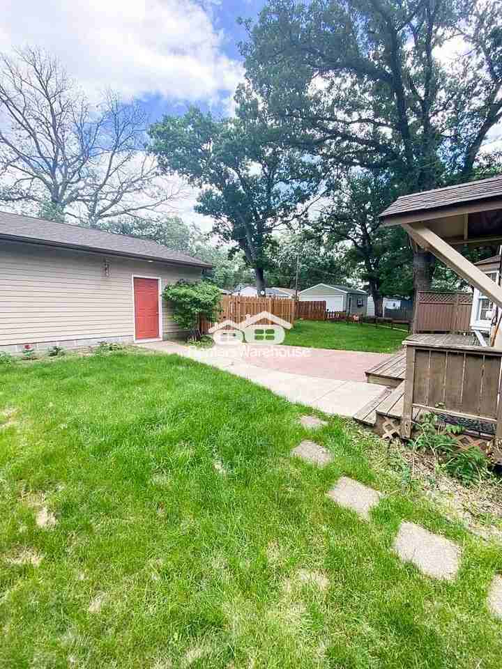 3317 Yosemite Ave S - Photo 2 of 12