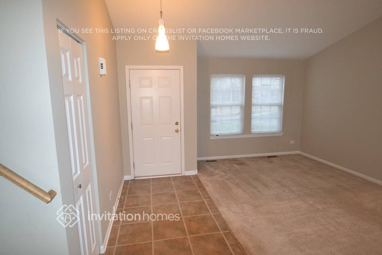 3590 Chadwick Ln - Photo 2 of 9