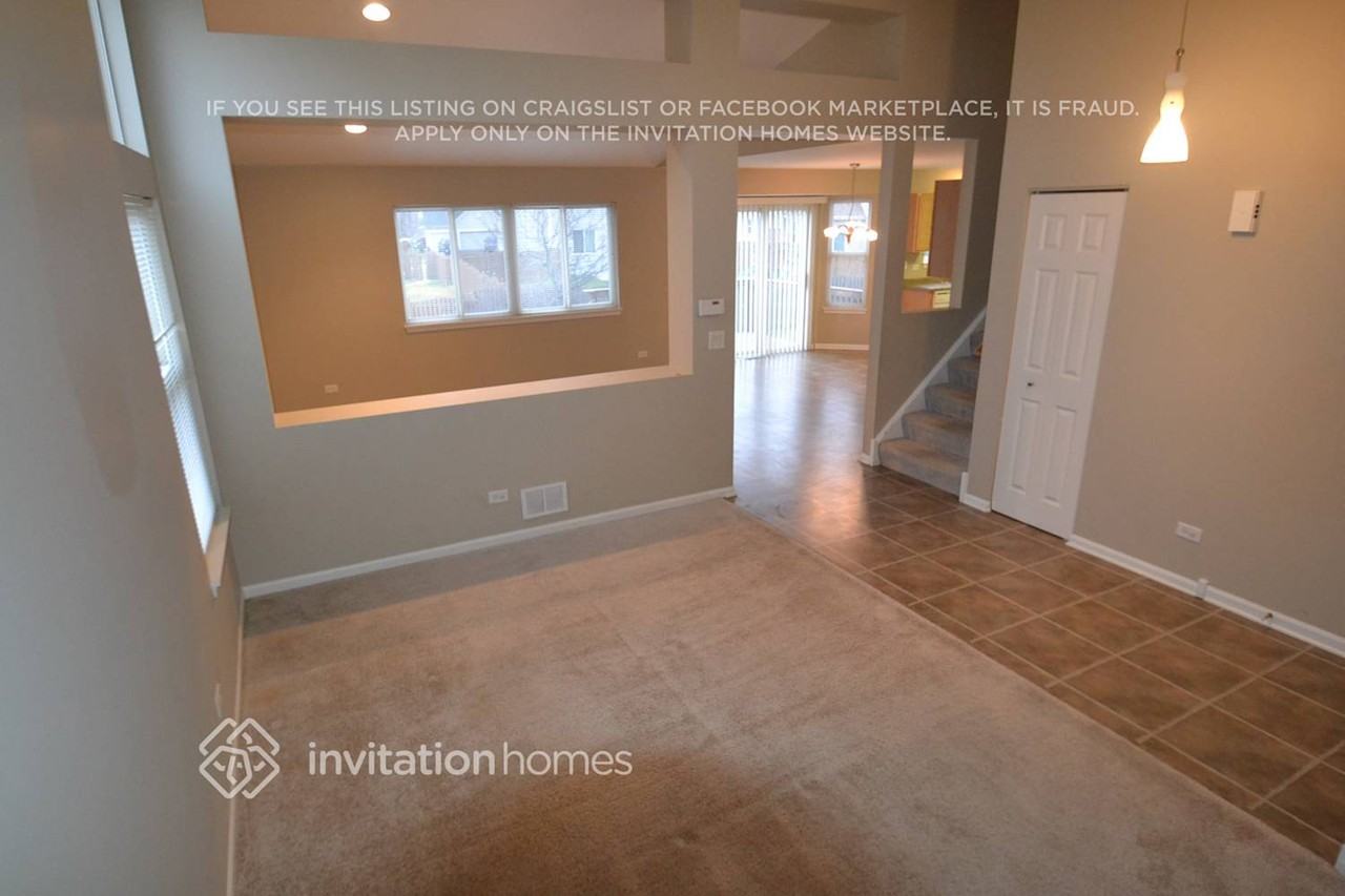 3590 Chadwick Ln - Photo 3 of 9