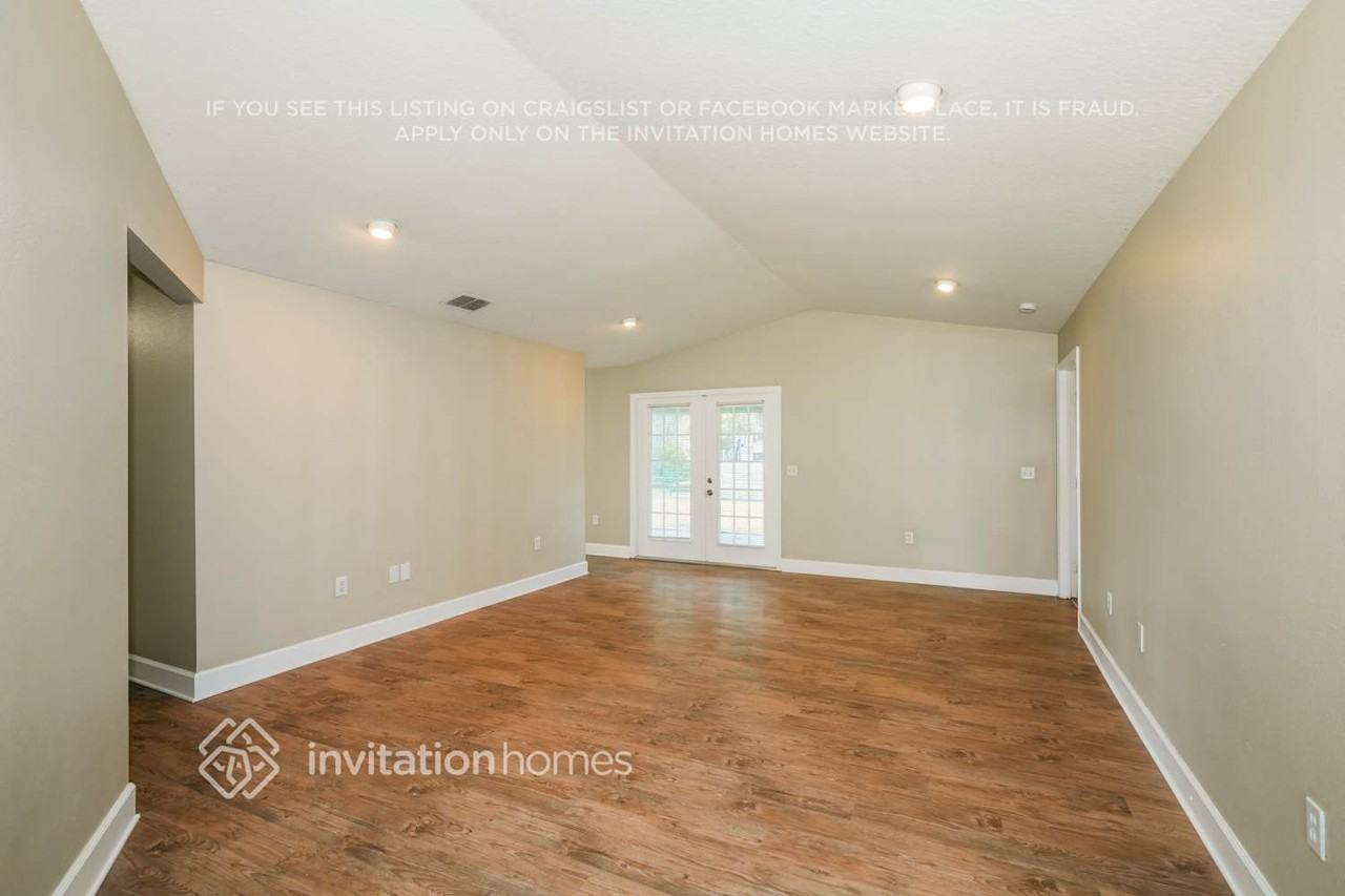 3236 Forestbrook Dr N - Photo 5 of 9