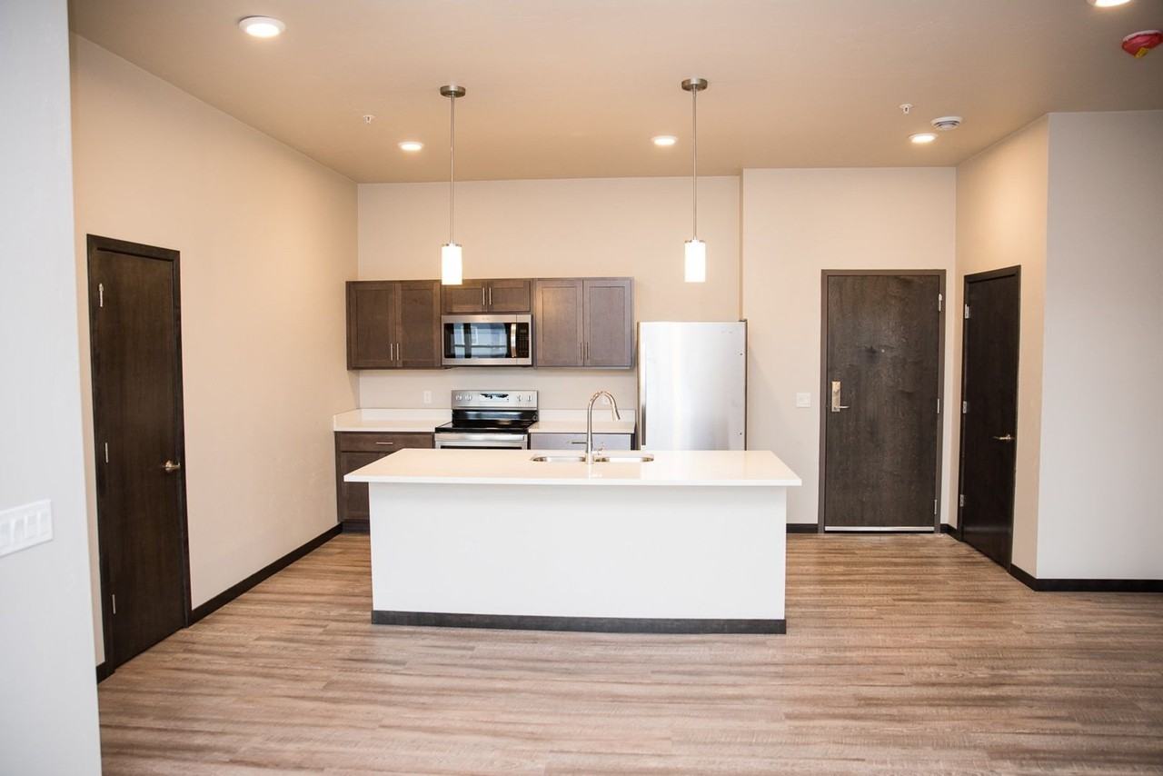 ELEMENT Apartments II - 772 - Photo 5 of 9