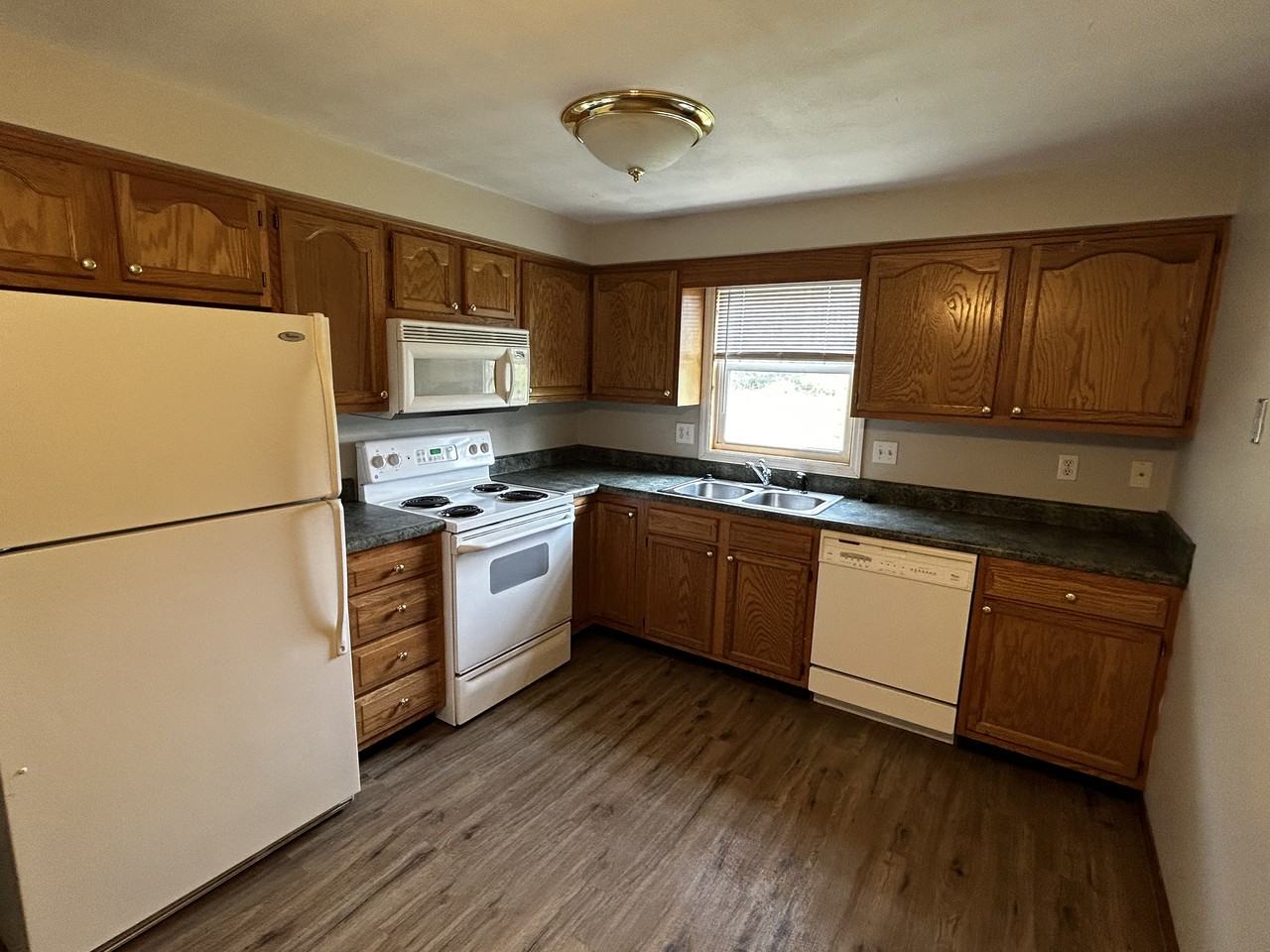 2702 West Millbrook Court - Photo 2 of 23