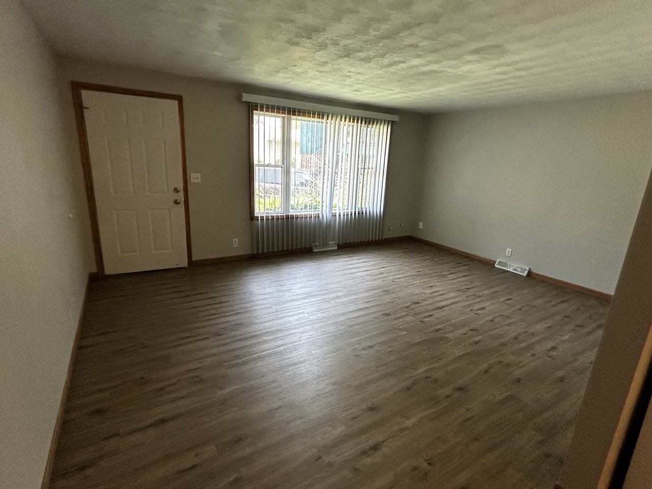 2702 West Millbrook Court - Photo 3 of 23