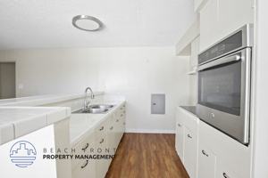 featured image of 909 N Wilmington Blvd