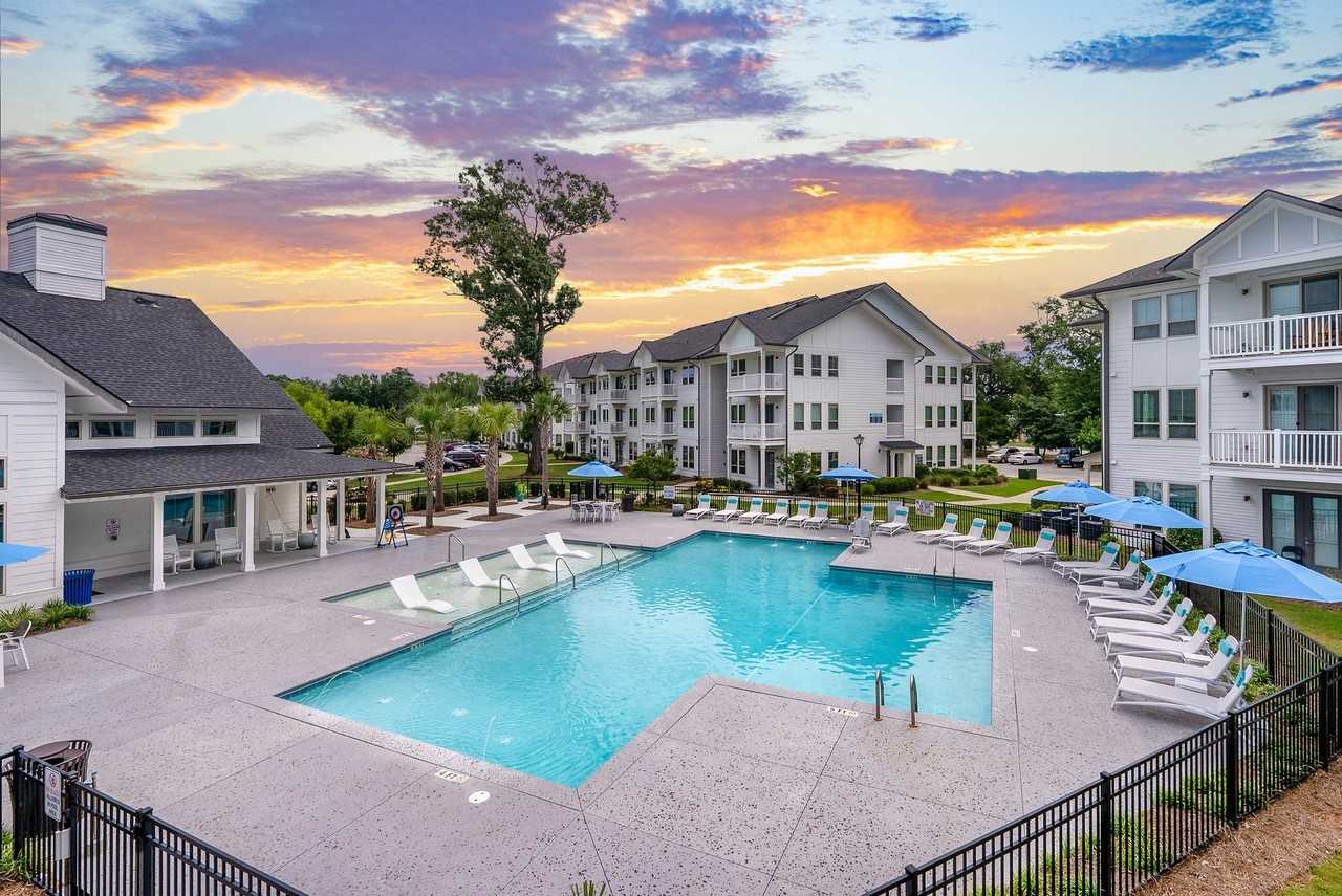 Summer Wind - Photo 2 of 38