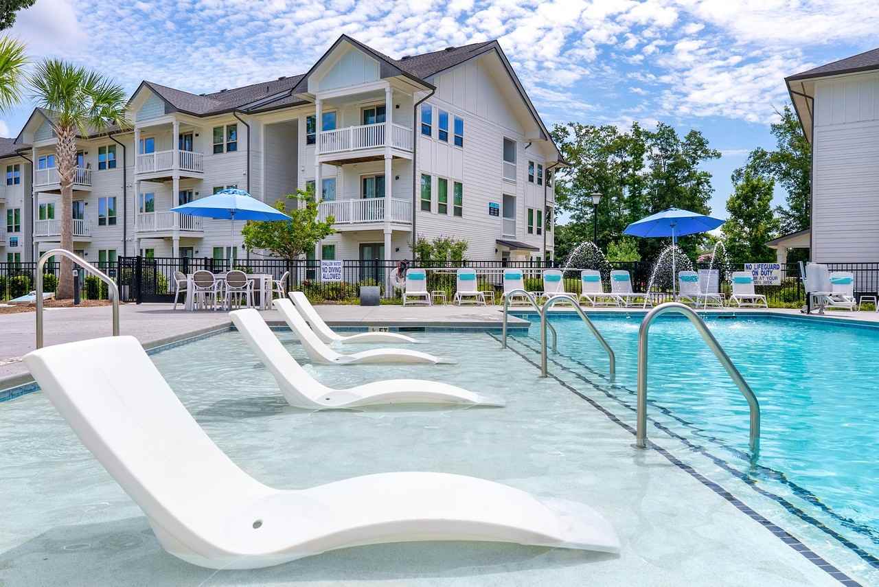 Summer Wind - Photo 4 of 38