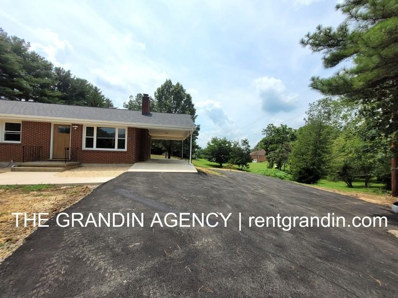 8475 Cloverdale Rd - Photo 2 of 24