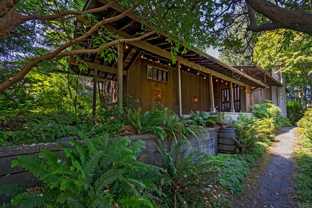 9309 Fauntleroy Way Sw - Photo 1 of 1
