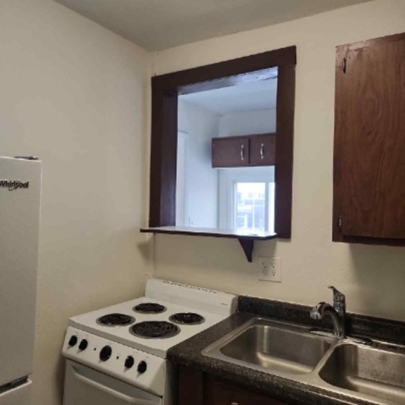 119 S Walnut St - Photo 2 of 8