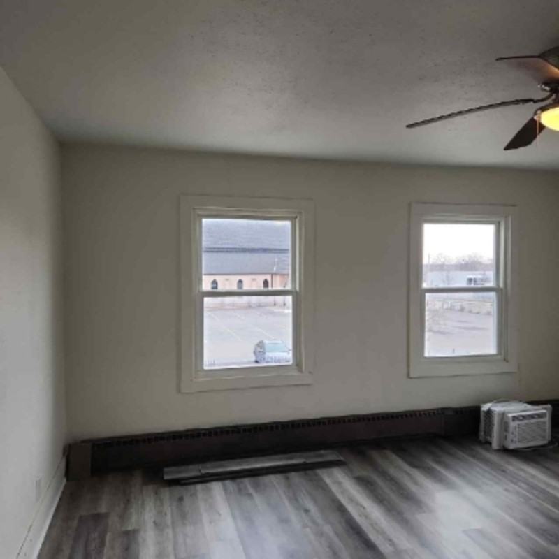 119 S Walnut St - Photo 4 of 8