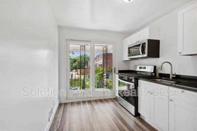 3458 6th St - Photo 5 of 19