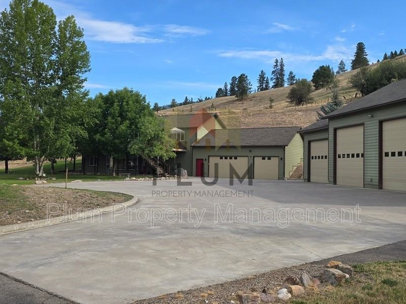 15660 Sara Jo Ln - Photo 3 of 30