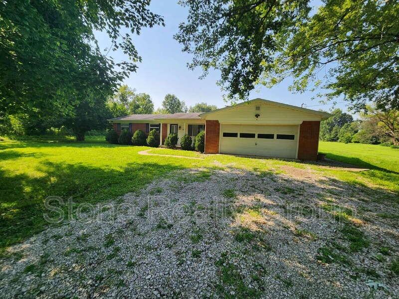 2401 E Harlan Dr - Photo 2 of 15