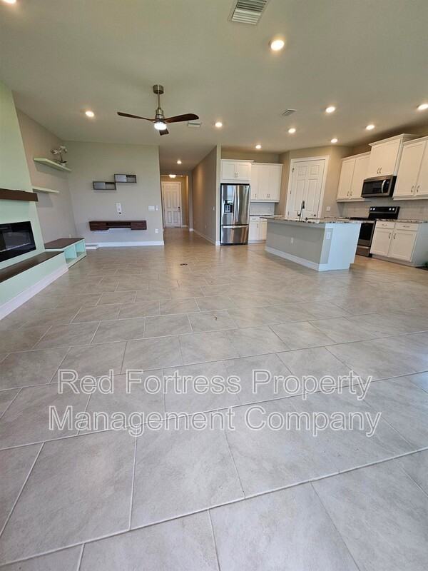 623 Parkshore Lake Ave - Photo 5 of 17