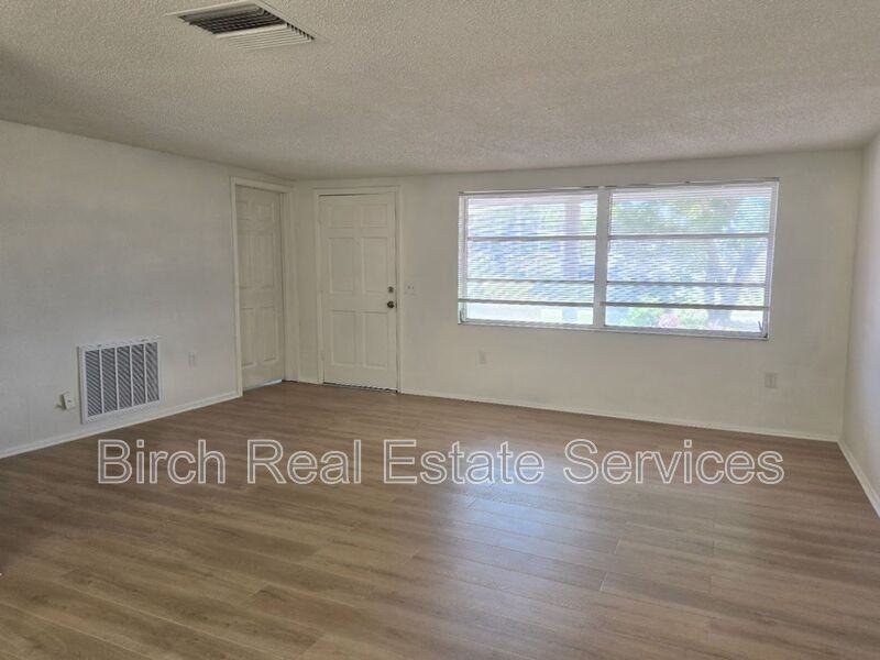 3200 Peterborough St - Photo 4 of 22