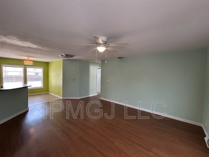 434 Marianne Dr - Photo 3 of 17